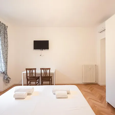 Rrrapido Sant' Ambrogio Suites And Rooms - Via Olona-2